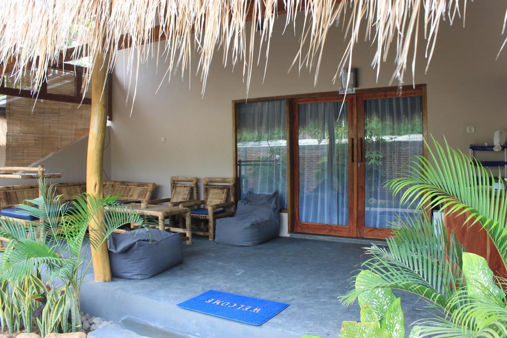 ホテル アルバニー ホーム ステイ Kuta  部屋 写真