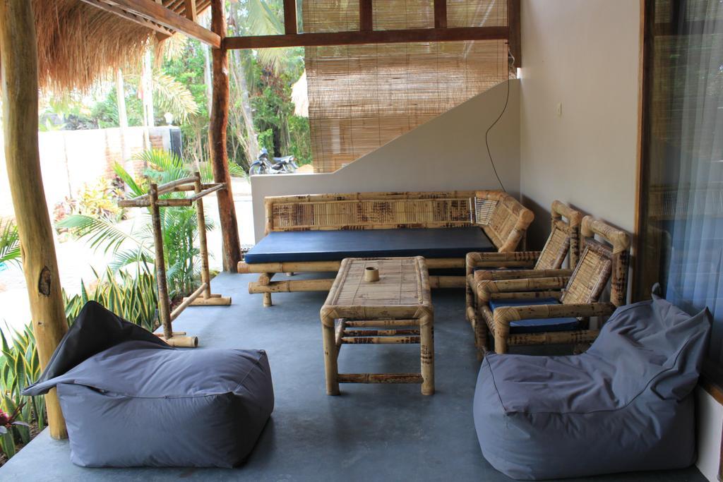 ホテル アルバニー ホーム ステイ Kuta  部屋 写真